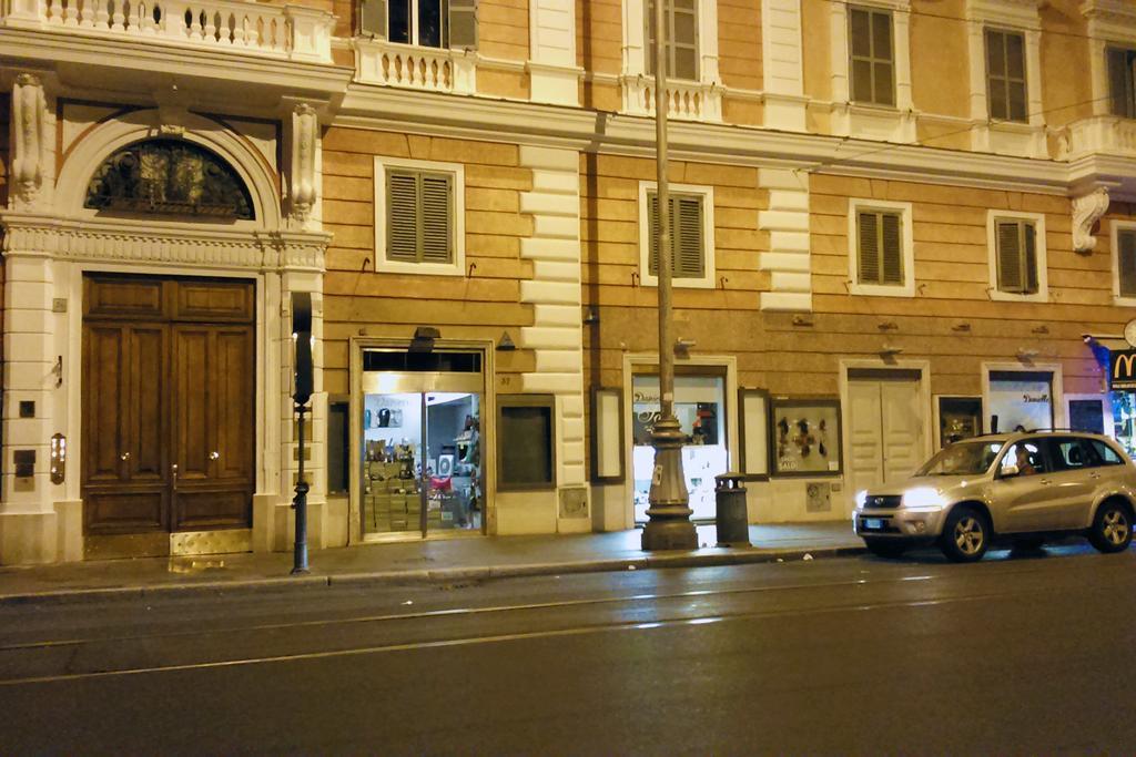 Domus Al Vaticano 36 Bed & Breakfast Rome Exterior photo